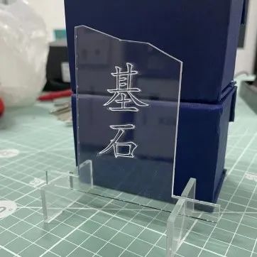 黄色仓库
