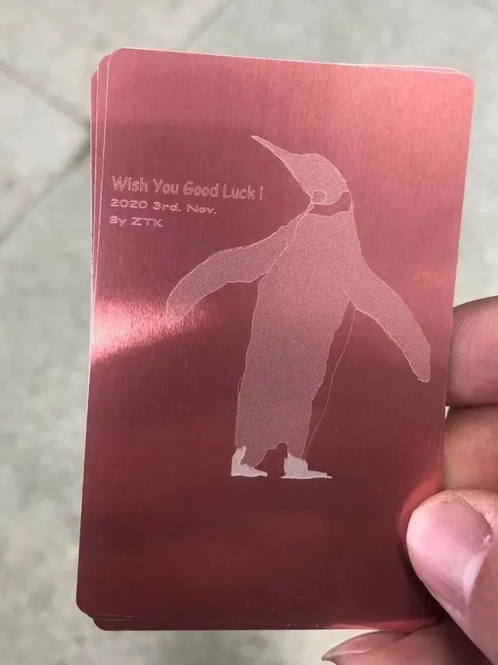 黄色仓库