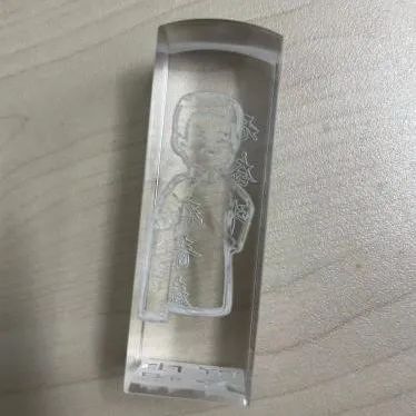 黄色仓库