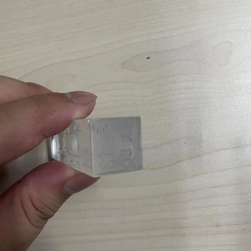 黄色仓库