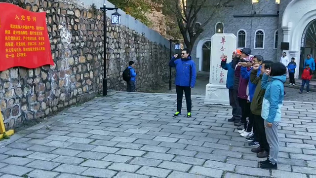 黄色仓库