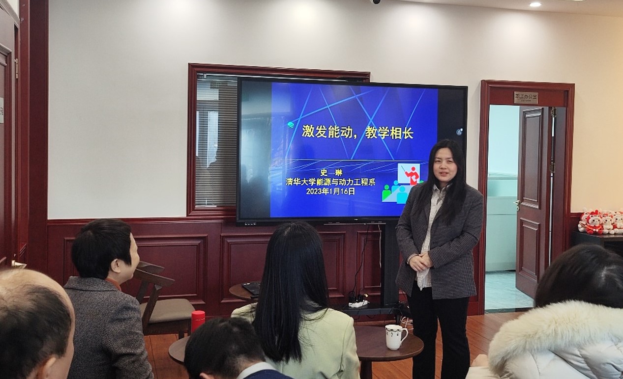 黄色仓库
