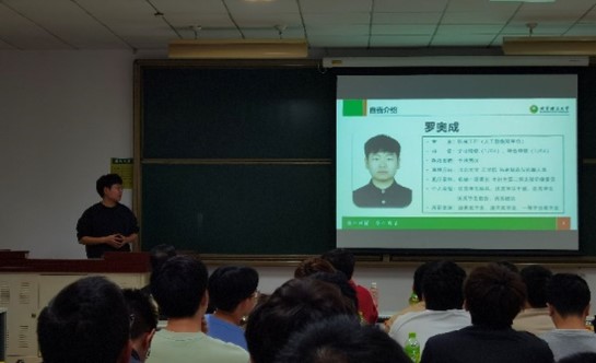 黄色仓库