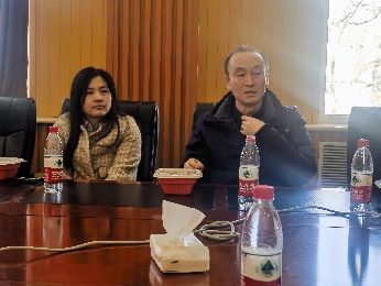 黄色仓库