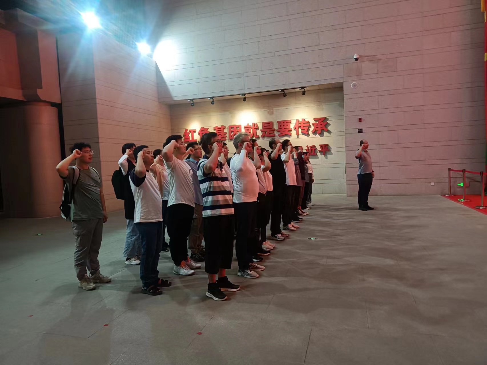 黄色仓库