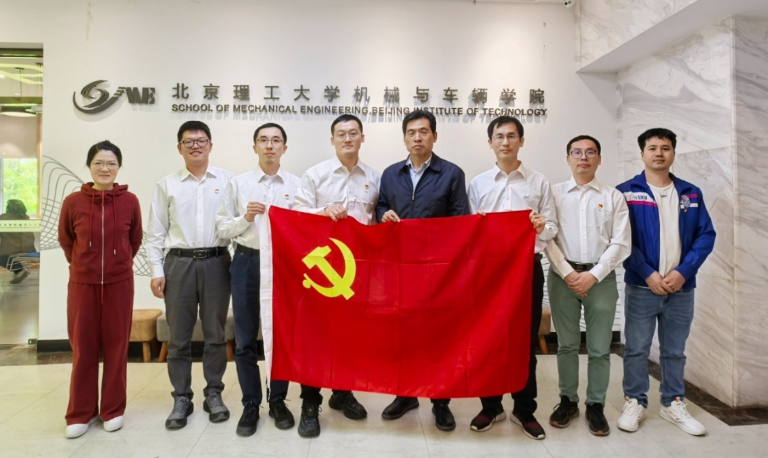 黄色仓库